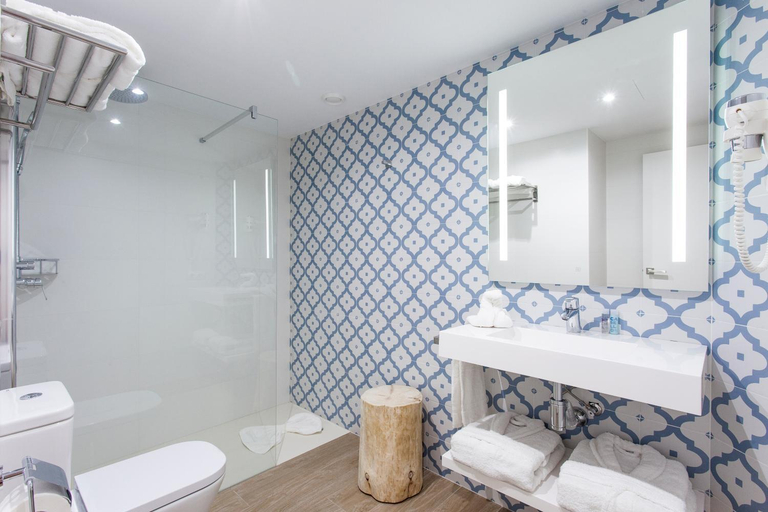 Bathroom 4, Apartamentos Ses Roquetes, Baleares