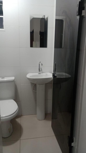 Bathroom 2, Hotel Endless Love, Carapicuíba