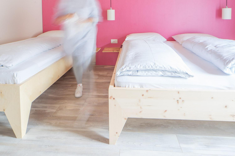 Others 3, Residence Vis a Vis, Bolzano