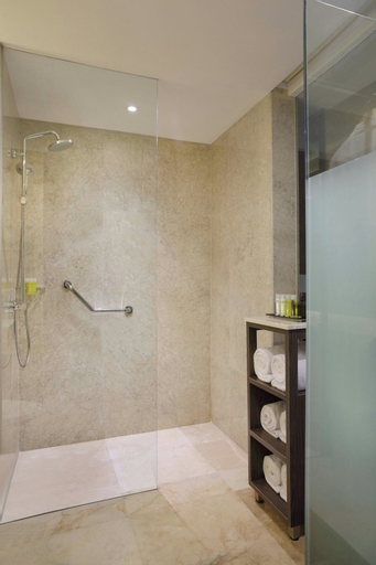 Bathroom 18