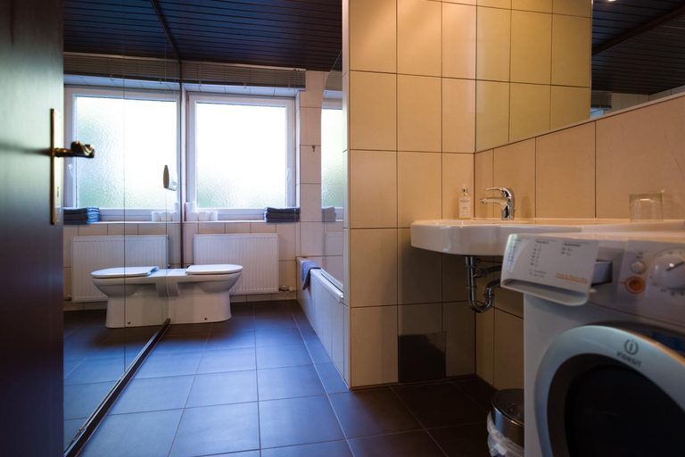 Bathroom 4, Hotel Salzburg, Salzburg