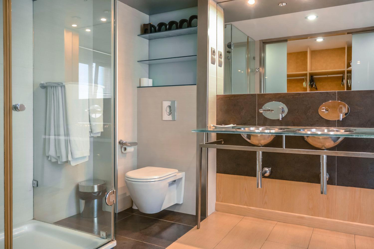 Bathroom 3, Carihuela Beach Apartamentos, Málaga