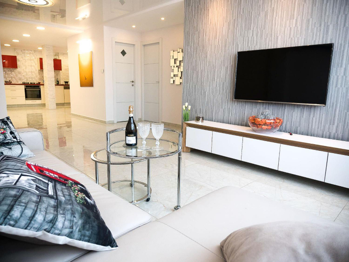 Others 4, FaRoyal Luxury Suite