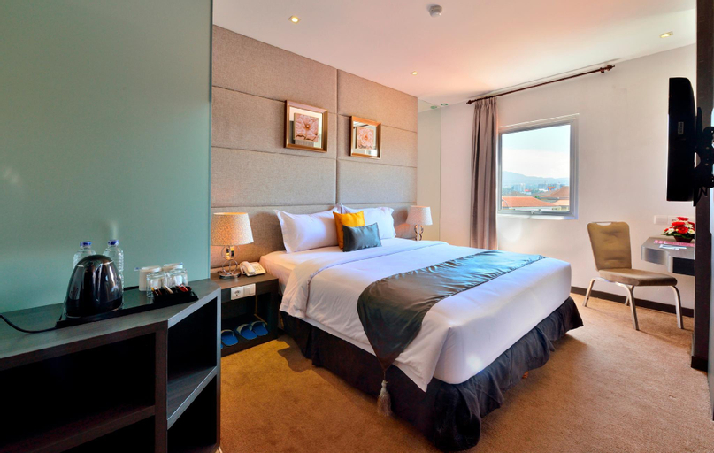 Bedroom 13