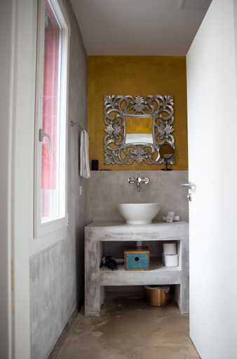 Bathroom 3, No1 Art B&B, Horgen