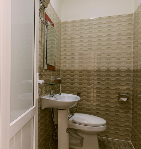 Bathroom, Aec Hotel Banme, Buon Ma Thuot