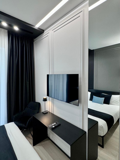 Others 4, Gallerie Boutique Rooms, Napoli