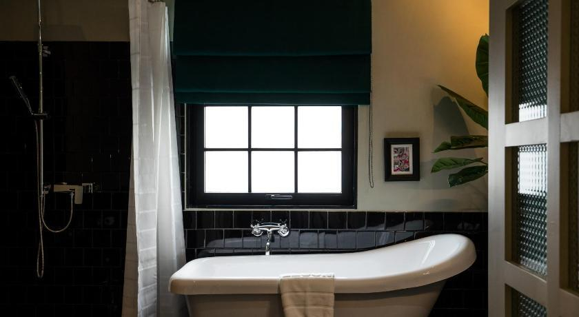 Bathroom 7