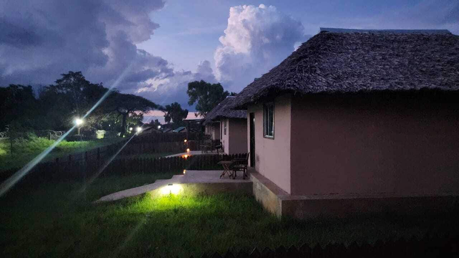 Exterior & Views 2, Baraka Camp, Buuri