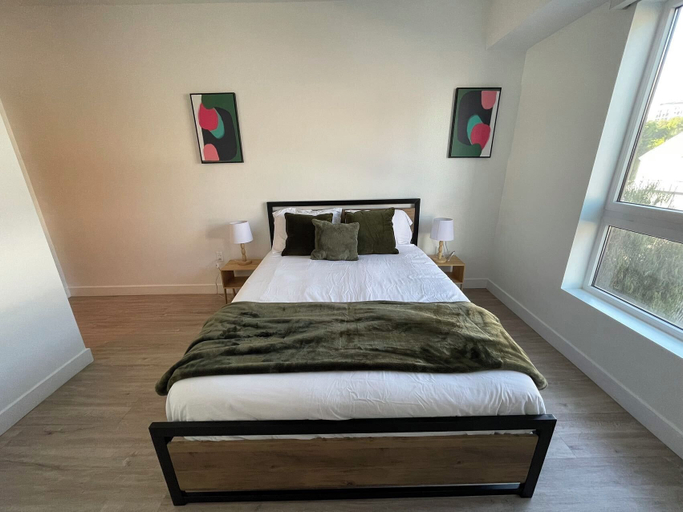 Bedroom 2, Modern Retreat in Koreatown, Los Angeles