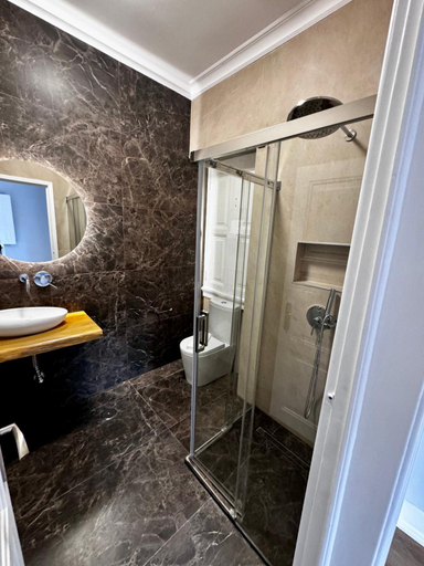 Others 5, Relax and Explore Lisbon Suites and Rooms, Lisbon