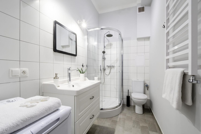 Bathroom 4, Srodmiescie Marszalkowska, Warsaw