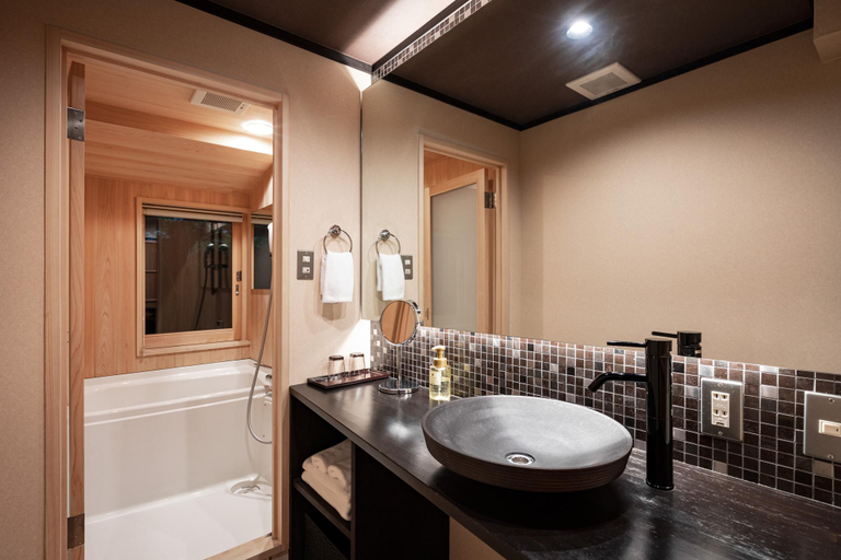 Bathroom 3, Rinn Manjuji, Kyoto