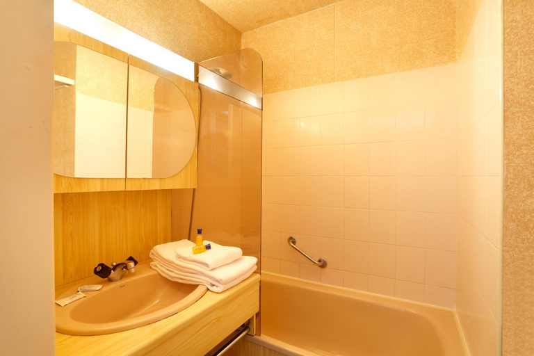 Bathroom 2, Les Balcons Du Soleil, Pyrénées-Orientales