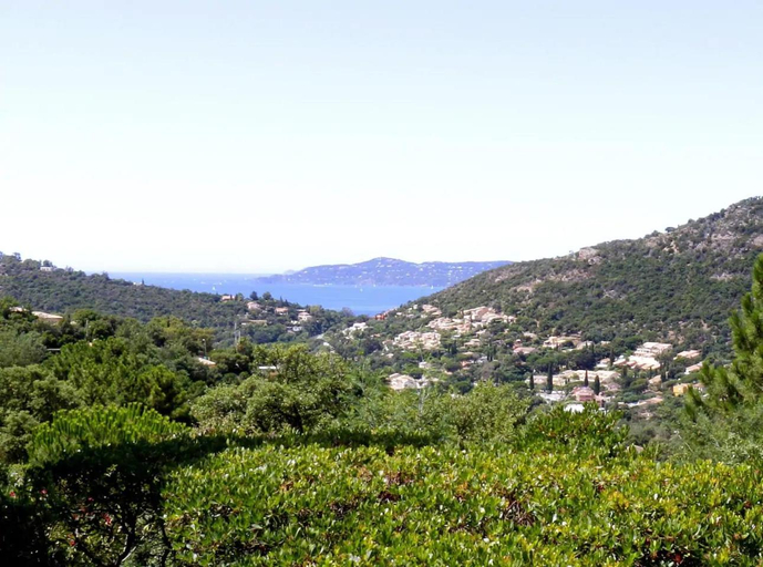 Others 3, Chambre d'hotes vue sur mer acces independant, Var