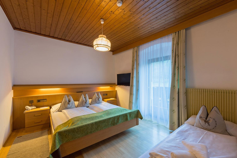 Bedroom 3, Alpin Natur Hotel Bruckele, Bolzano