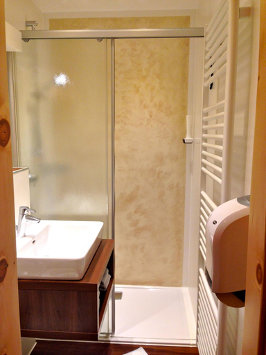 Bathroom 2, Gasthof Gosausee, Gmunden
