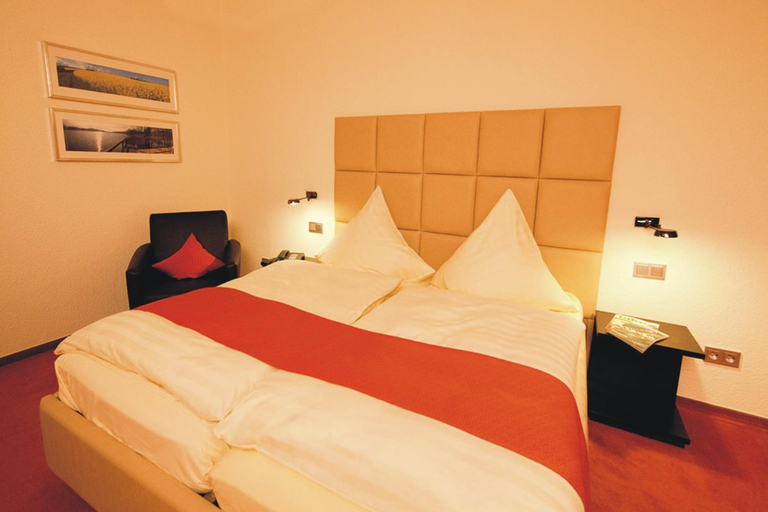 Bedroom, Landgasthof Zur Post, Hochwalder Radstation, Trier-Saarburg