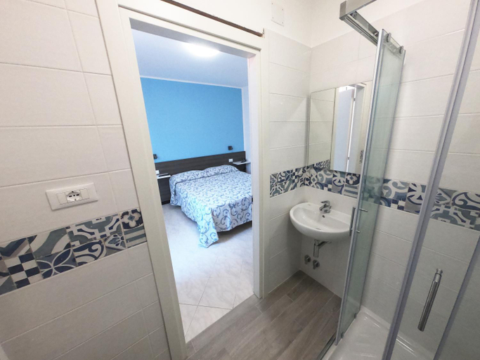 Bathroom 9