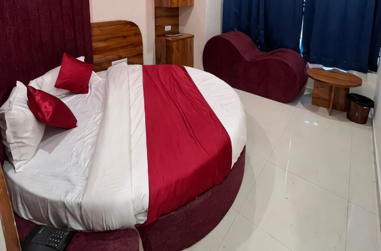 Bedroom 2, HOTEL RK VILLA, Ahmadabad