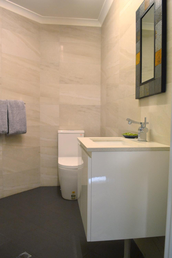 Bathroom 14
