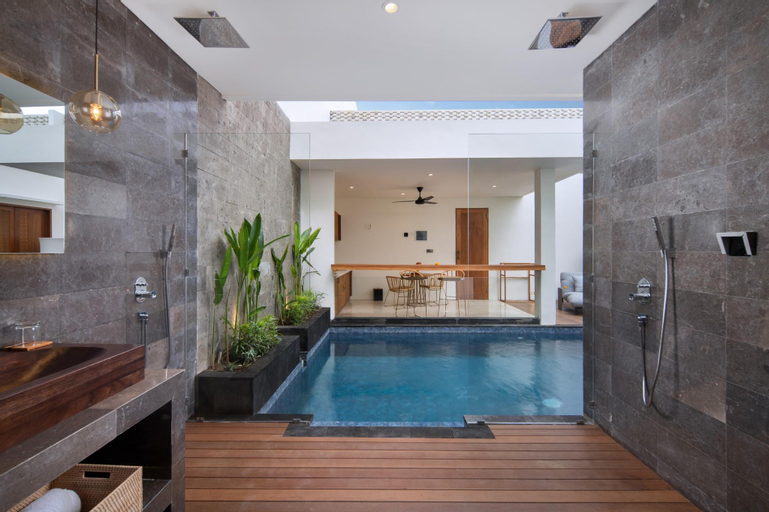 Swimming Pool 2
