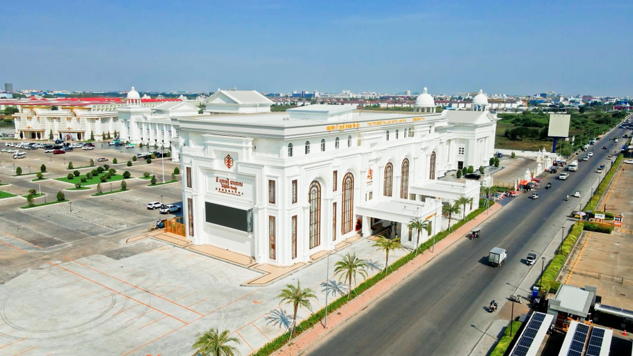 THE PREMIER PALACE HOTEL AND SPA, Ruessei Kaev