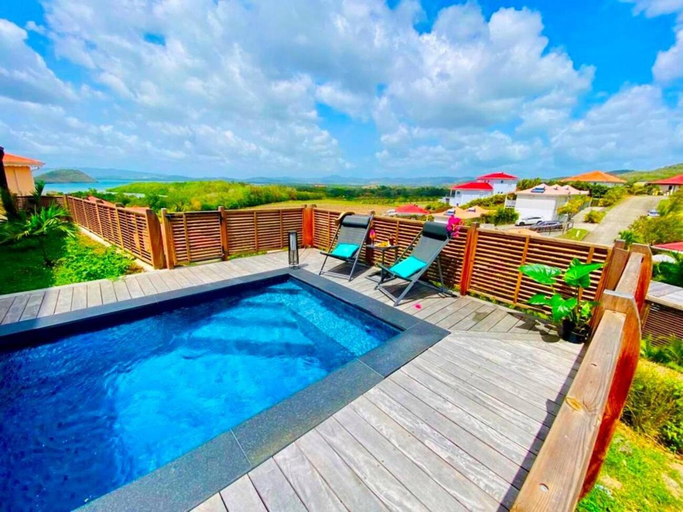 3, Villa Passion Cannelle de standing avec sa piscine vue mer, Les Trois-Îlets