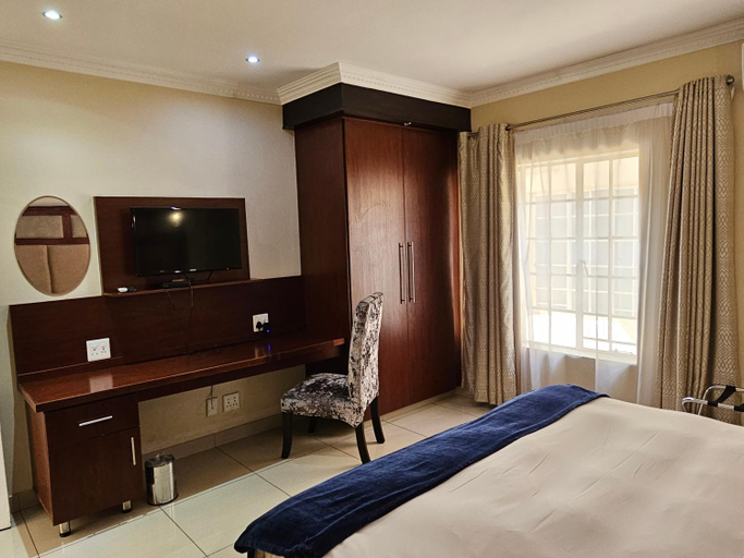Bedroom 2, Booth Suite Hotel Mafikeng, Ngaka Modiri Molema