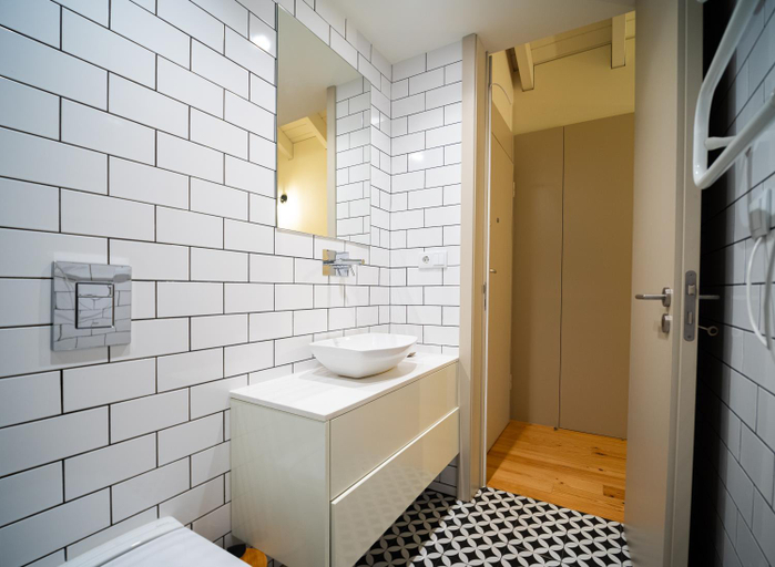Bathroom 5, OportoCityView - Trindade Almada, Porto