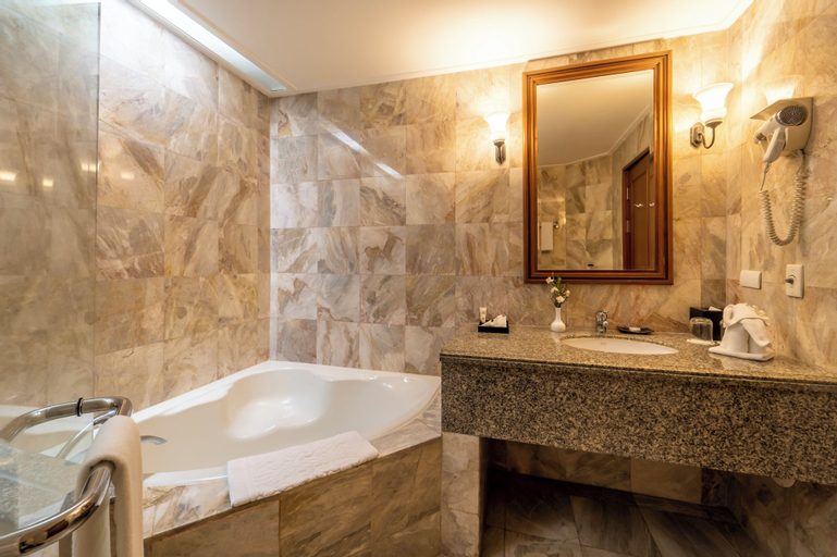 Bathroom 4