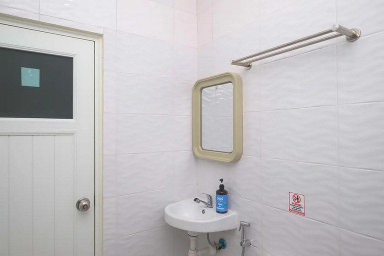 Bathroom 9