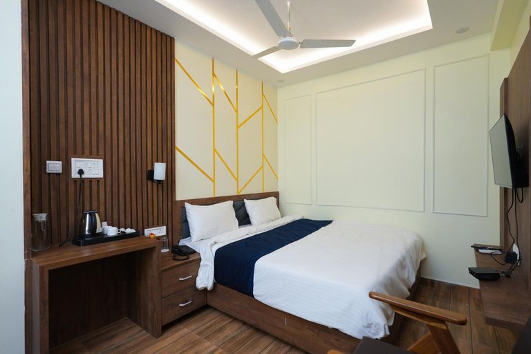 Others 2, Hotel Pavitra, Purnia