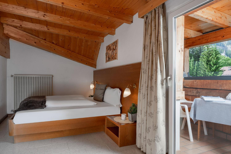 Bedroom 2, A. Paolo Apartments, Trento