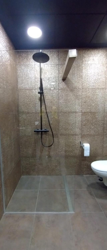 Bathroom 2, Apartment House Delta, Stolichna