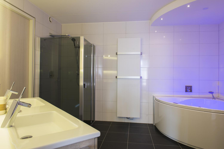 Bathroom 2, Havezate Marveld, Groenlo