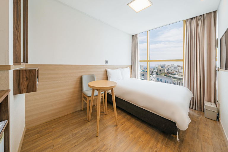 Bedroom 14