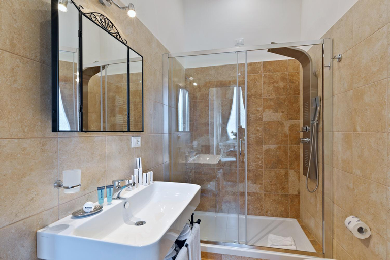 Bathroom 2, Vatican Domus Luxury Rooms, Rome