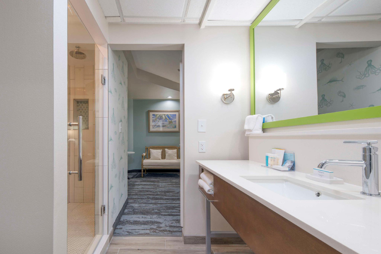 Bathroom 16