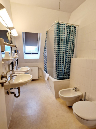 Bathroom 4, Hotel Kaiser, Berlin