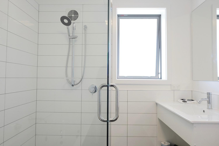 Bathroom 3, Stopforths Motel, Westland