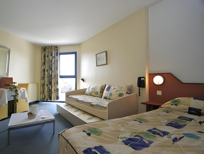 Bedroom 2, Kyriad Direct Rennes, Ille-et-Vilaine