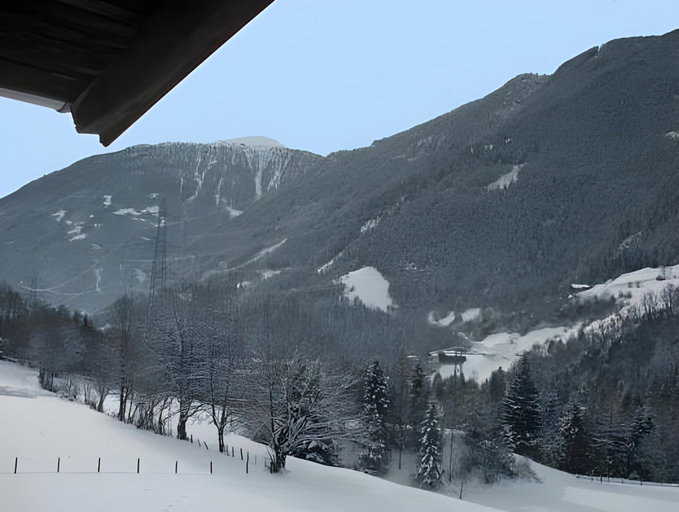Others 4, Apartment in Matrei near Ski Slopes, Lienz