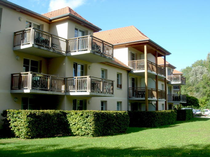 Exterior 1