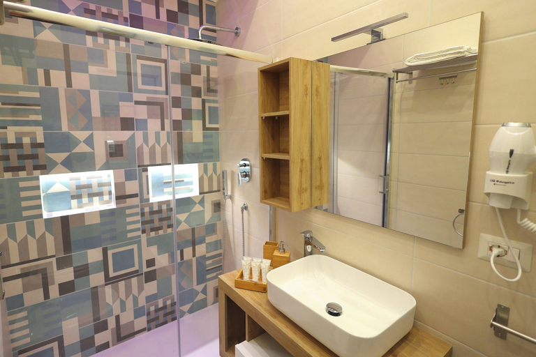 Bathroom 4, Napolitan Pop House, Napoli