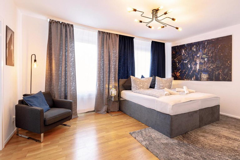 Bedroom 1, Stylish apartment - 3 Min walk to Wuppertal main train station - Close to the University - Kitchen -, Wuppertal
