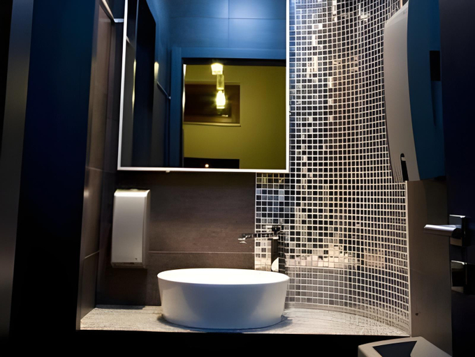 Bathroom 3, Volcano Spa Hotel, Praha 13