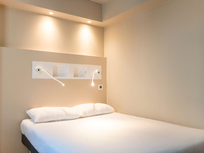 Bedroom 16