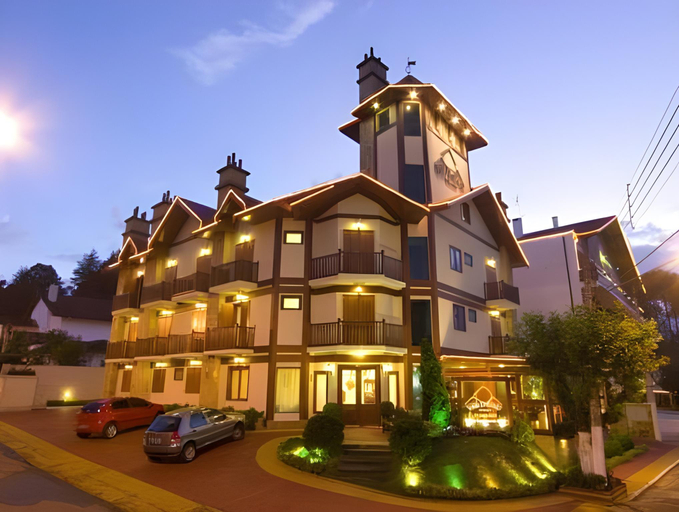 Exterior & Views