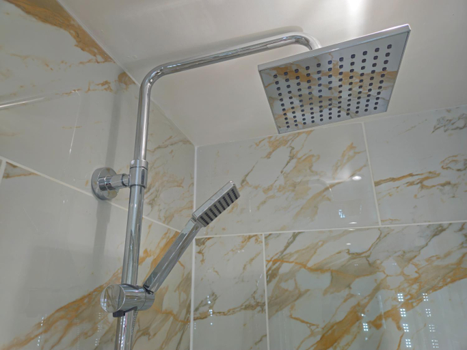 Shower 2, Modern En-suite Doubles in Boston Town Spacious & Contemporary Rooms, Lincolnshire